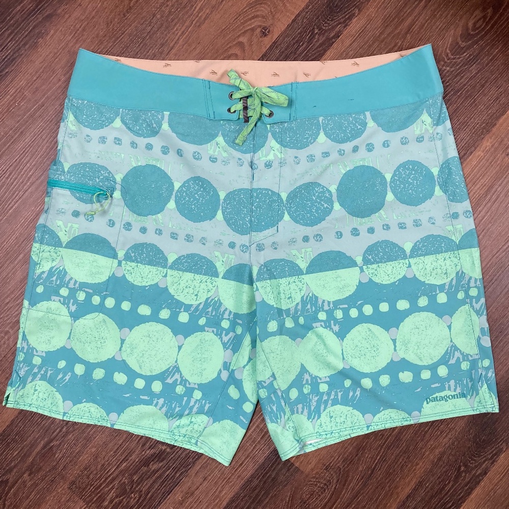 Patagonia Board Shorts Mens 38 Green Geometric Pattern Drawstring